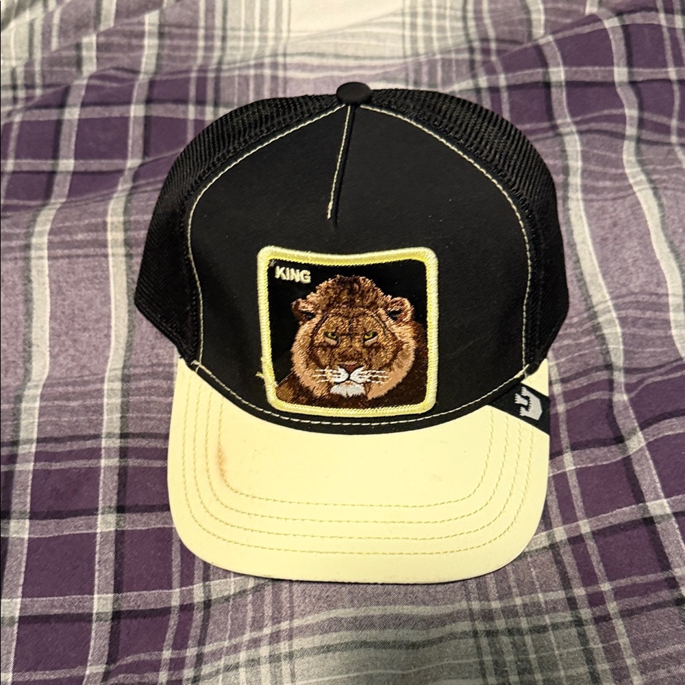 Black and Cream Lion Patch Cap goorin bros